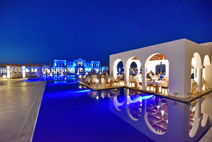 Το πολυτελές ξενοδοχείο στα Χανιά που μοιάζει με παλάτι